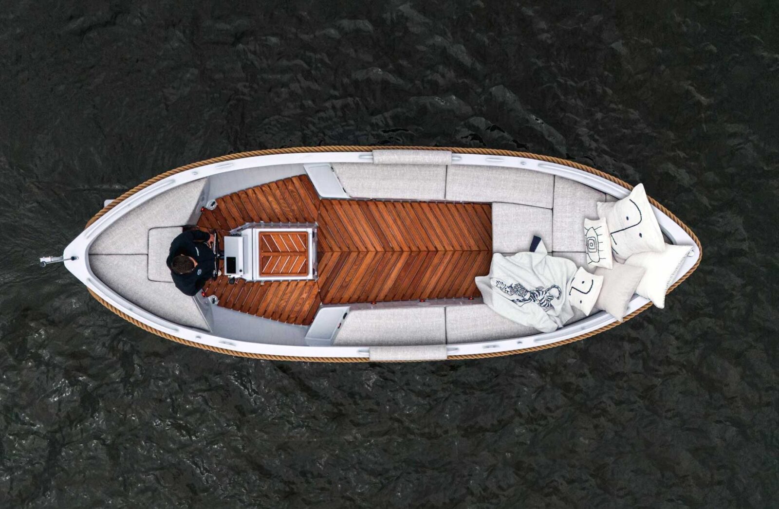 Stormer Leisure Boats x Studio des Bouvrie Lifeboat.