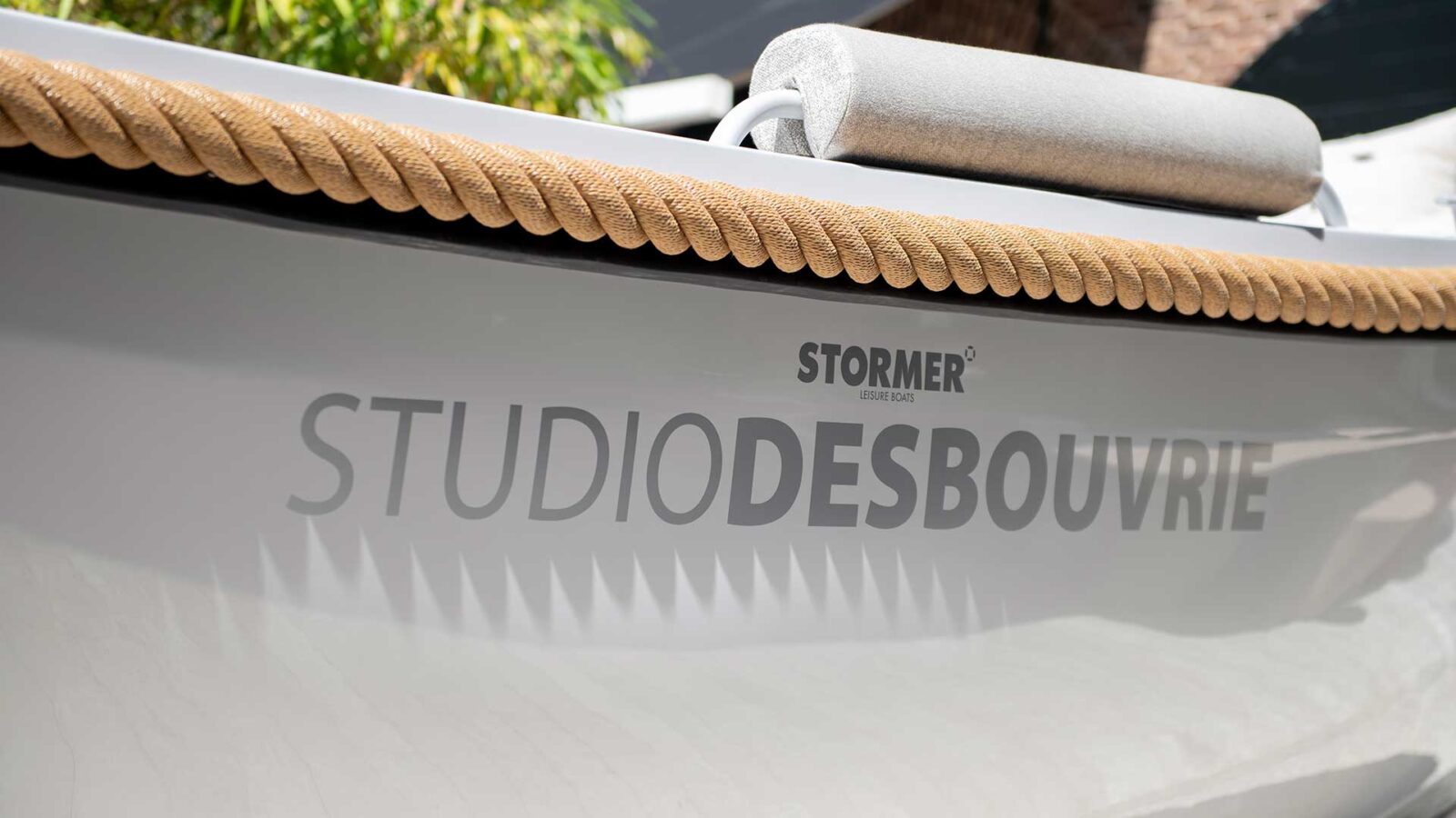 Stormer Leisure Boats X Studio des Bouvrie, Limited Edition Lifeboat met Des Bouvrie DNA